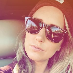 Meet your Posher, Kara